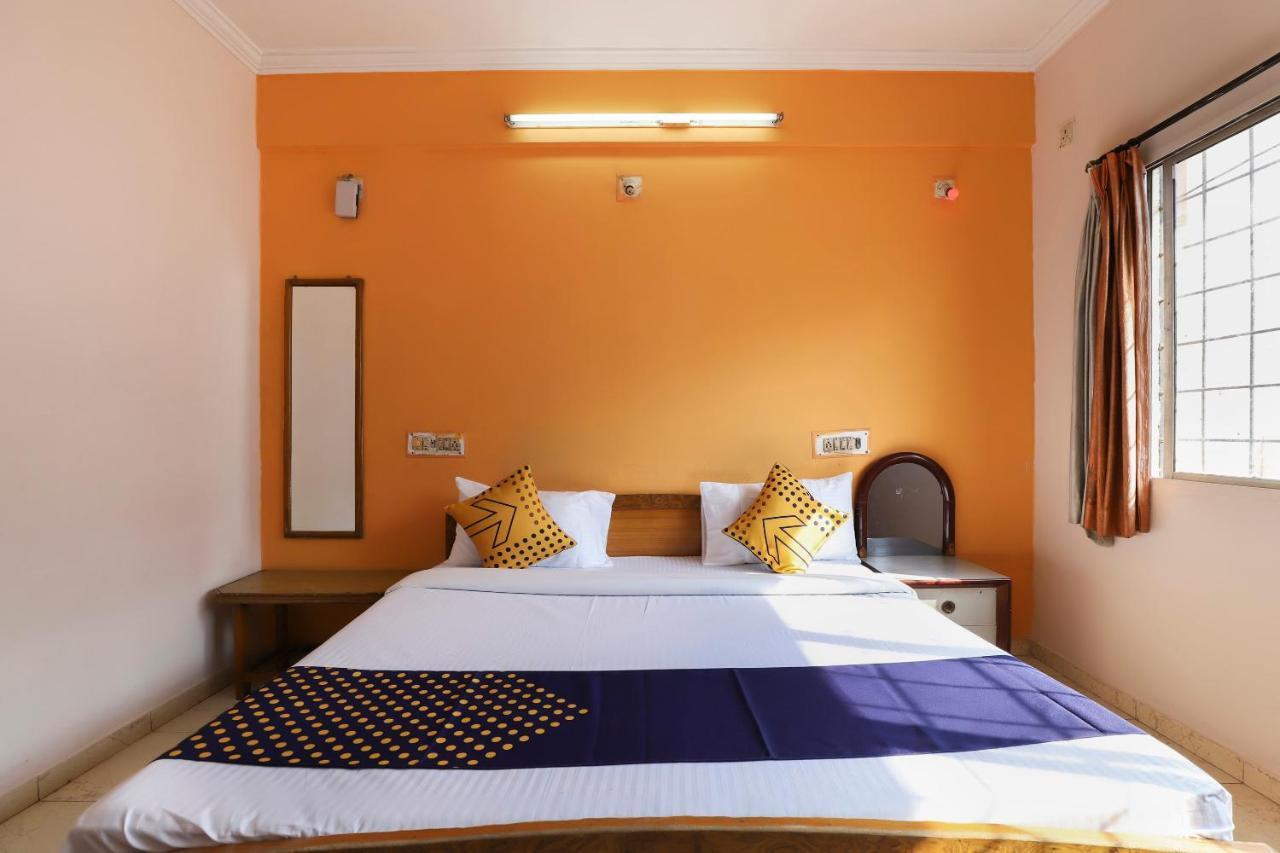 Spot On Hotel Shyam Inn Hālol Eksteriør billede